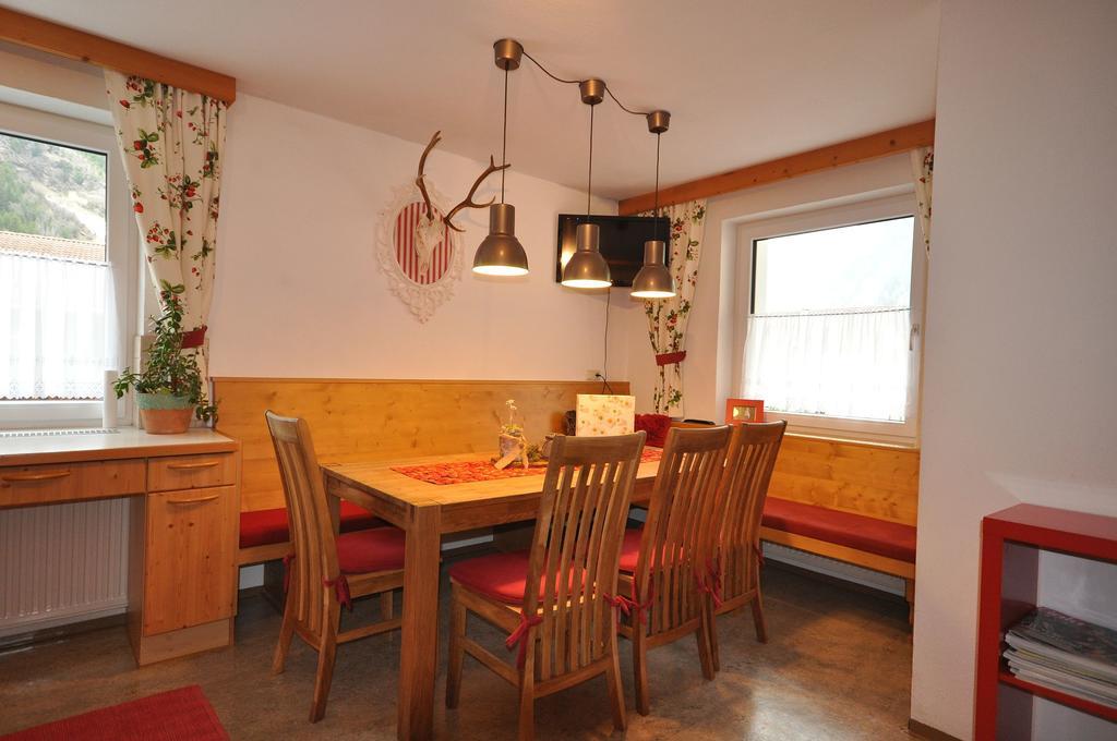 Haus Alpenglueck Apartment Kaunertal